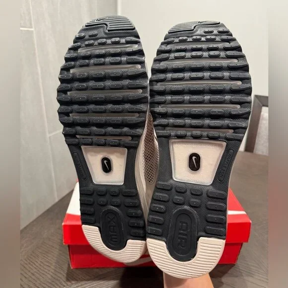 Nike Air Max 2013 - Picture 3 of 6